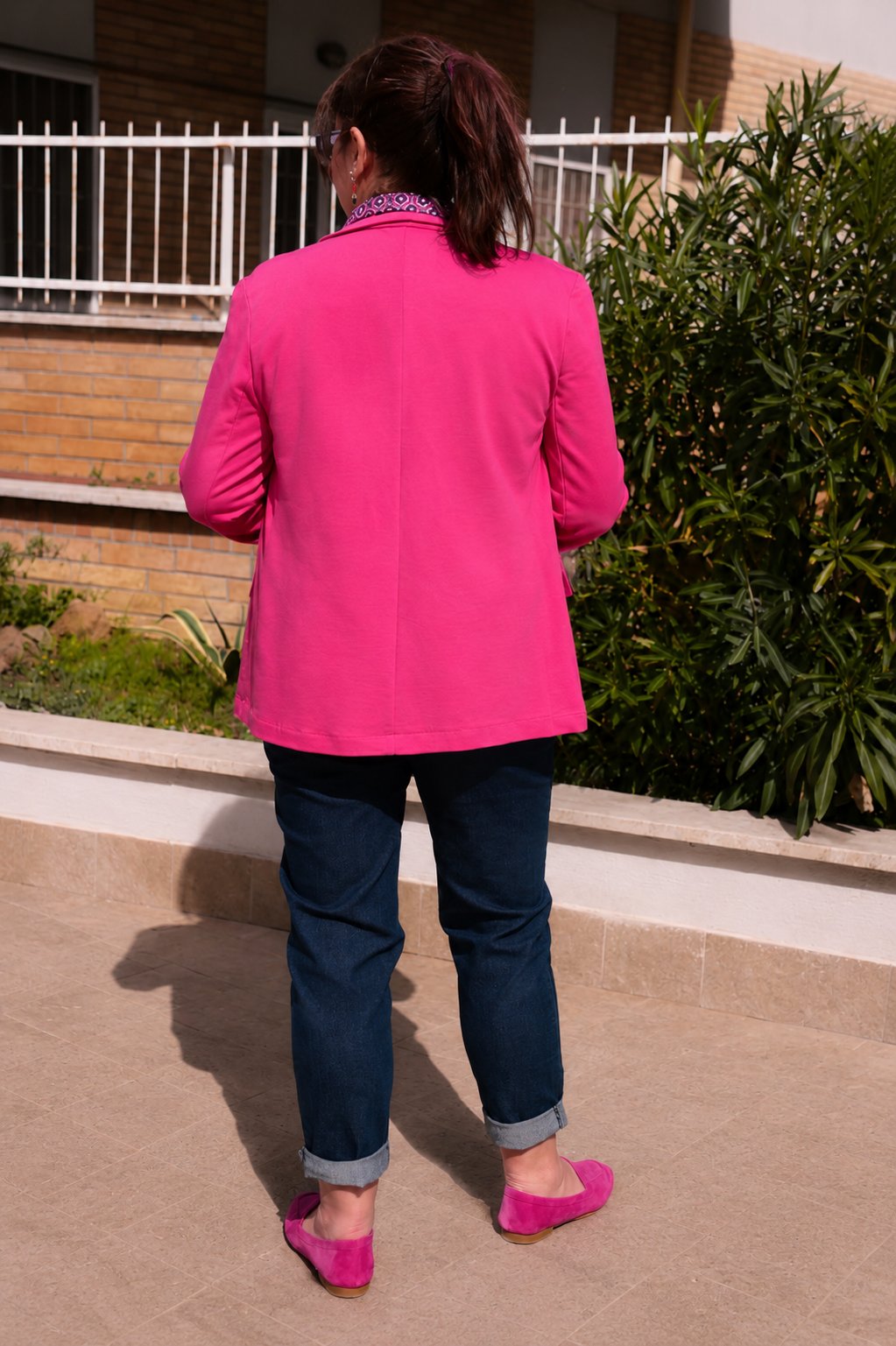 Giacca in cotone garzato colore fucsia vestibilità over.