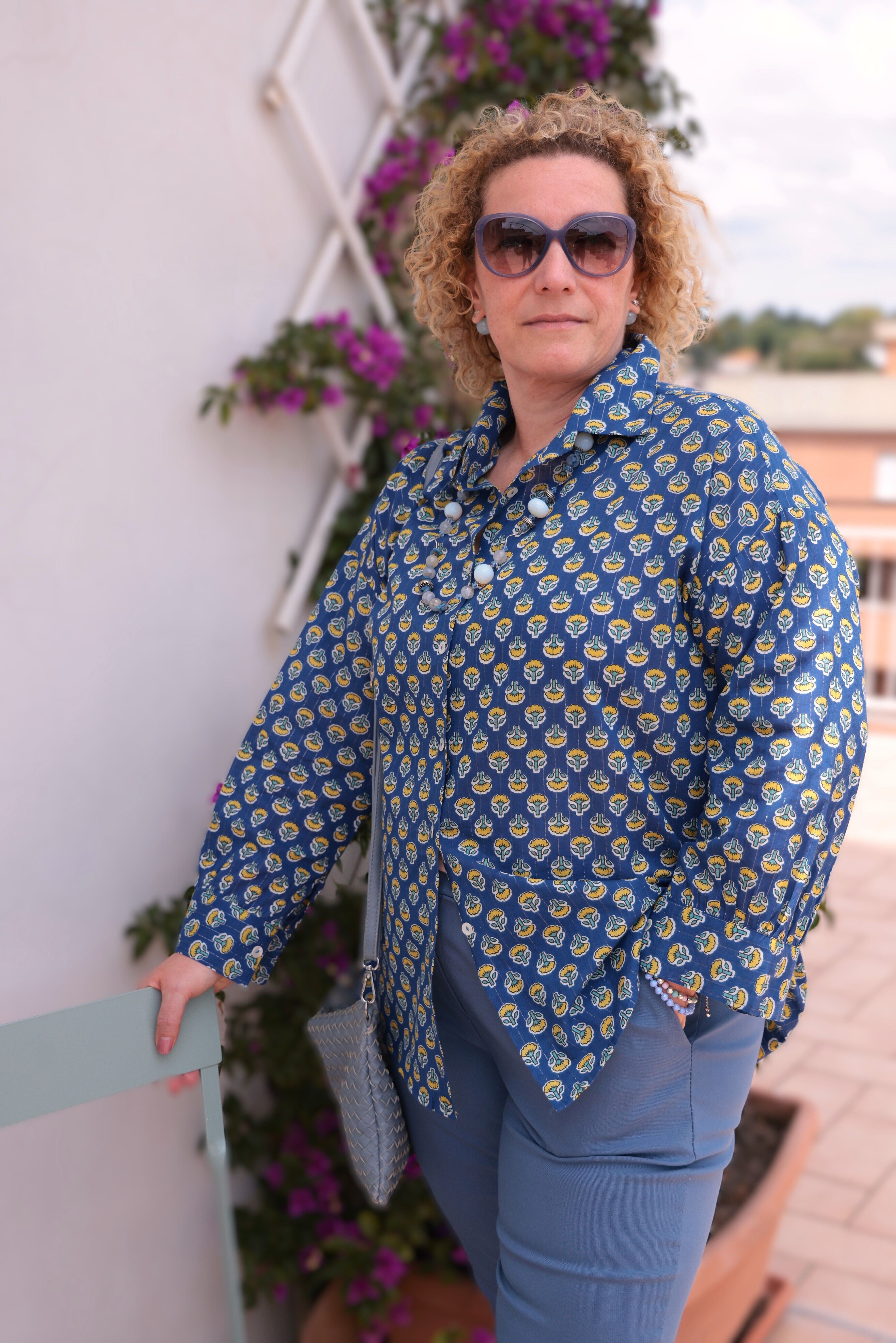 Camicia cotone floreale over size color blu polvere
