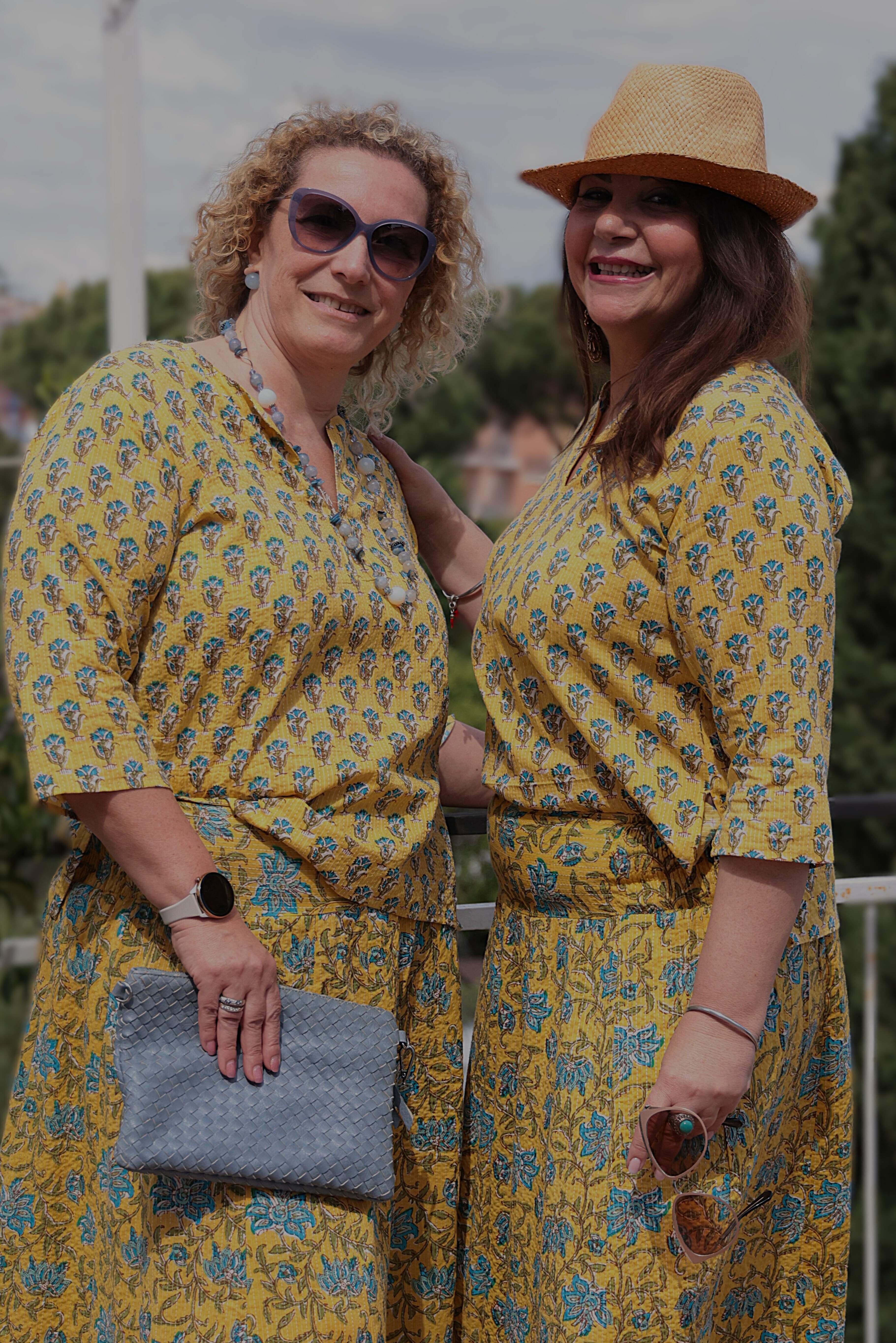 Blusa scollo a V e maniche a 3/4 colore giallo fantasia fiorata