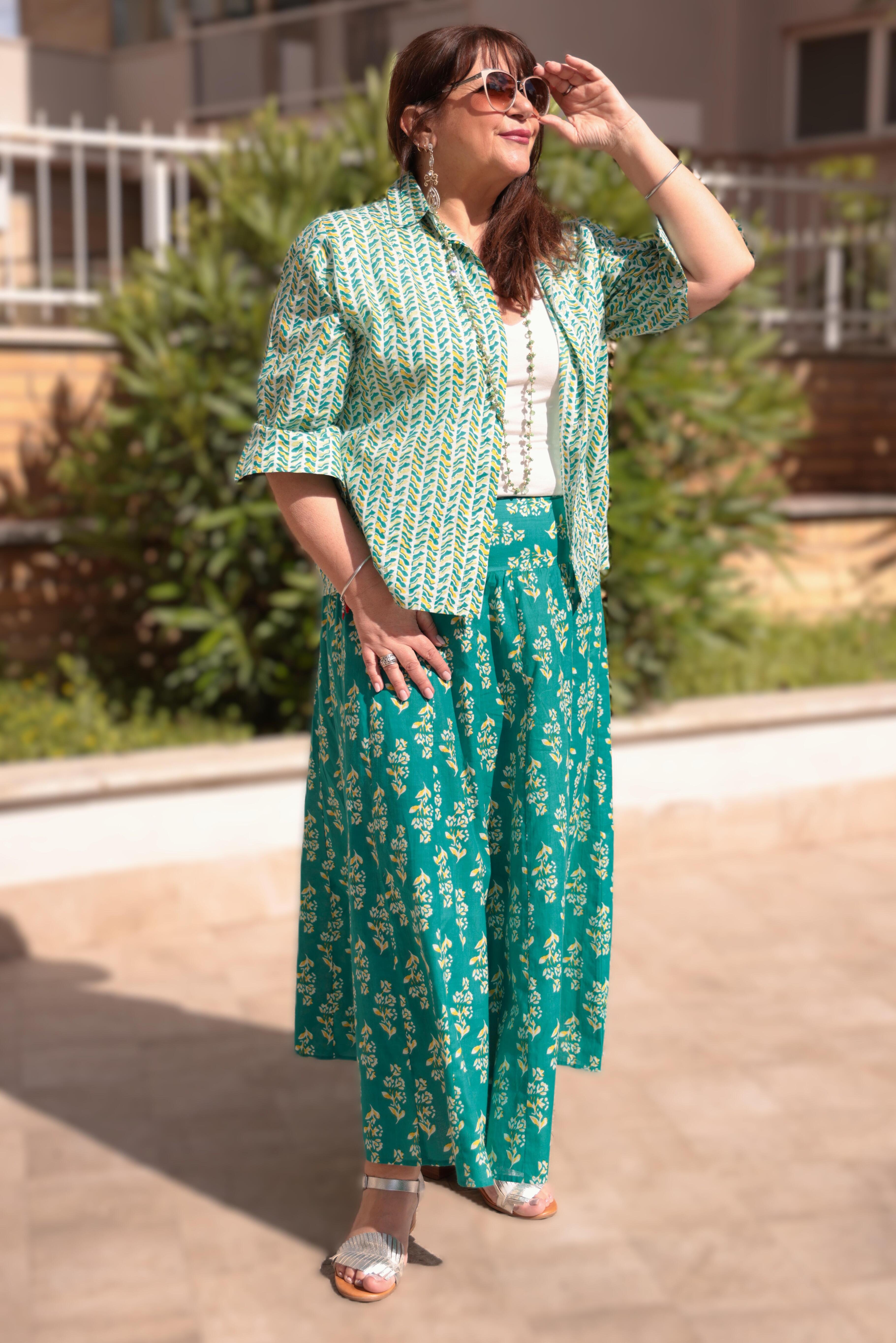 Camicia taglio a scatola colore bianco e verde acqua cotone naturale
