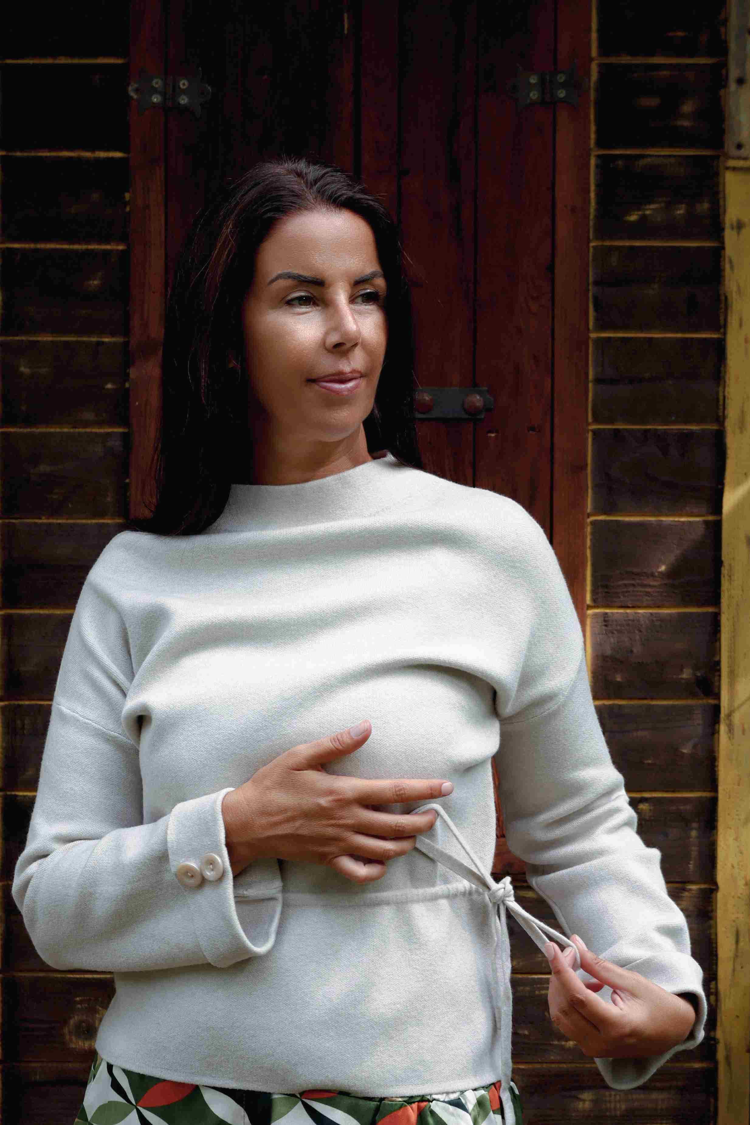 Soft, creamy, vanilla-colored (viscose) sweater.