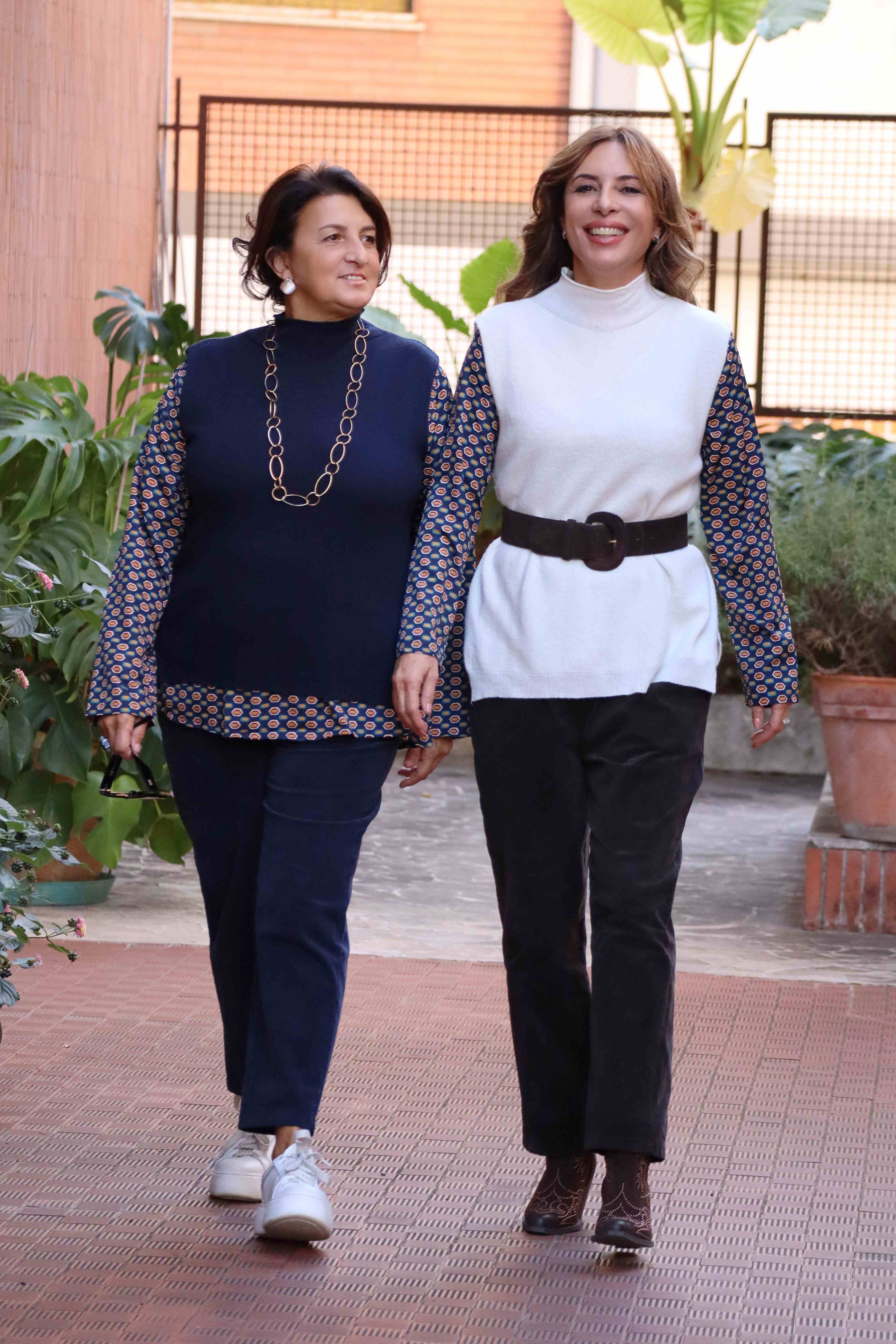 Chaleco azul con punto de arroz (lana y cachemir)