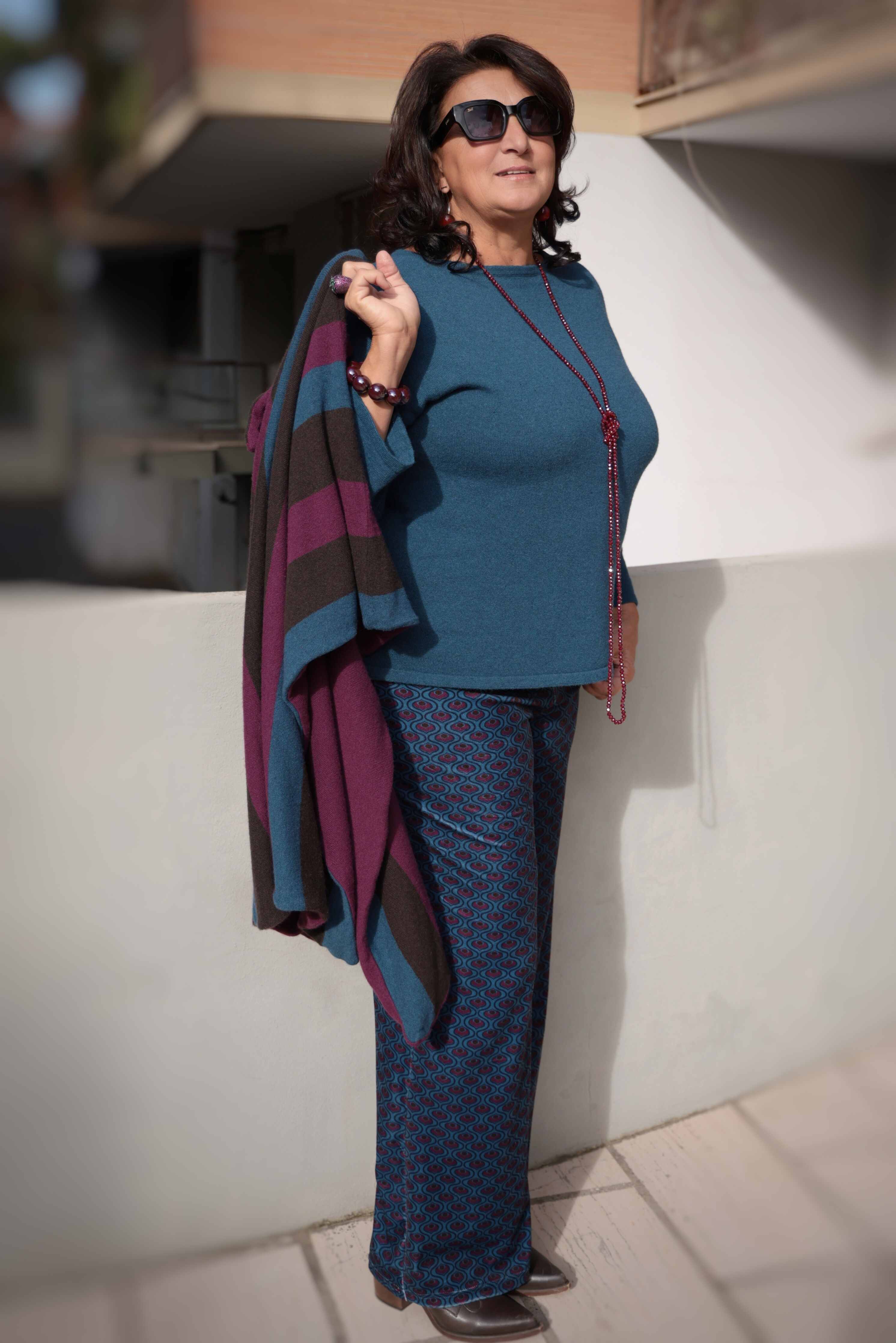 Velvet trousers with teal and burgundy geometries (velvet)