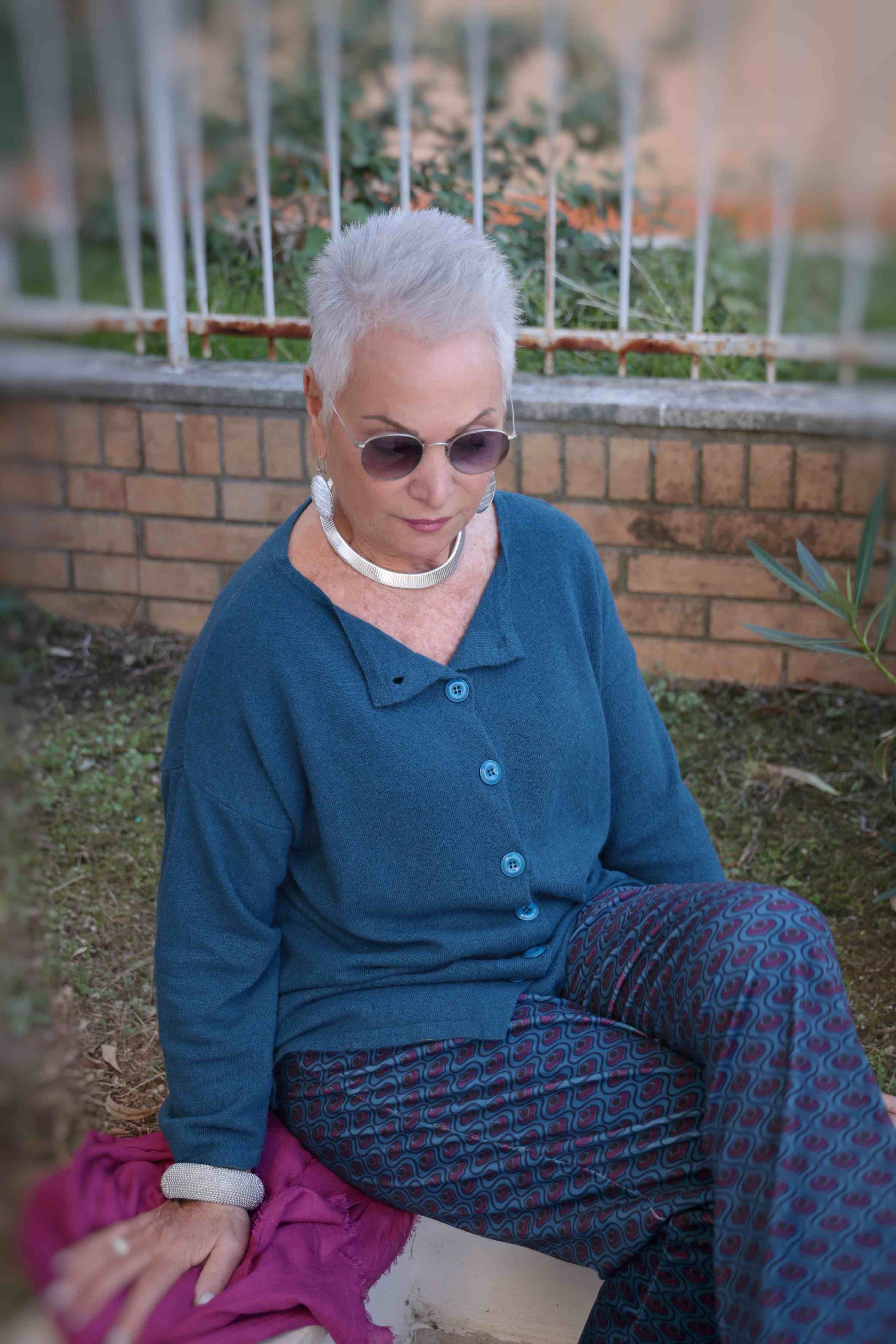 Velvet trousers with teal and burgundy geometries (velvet)
