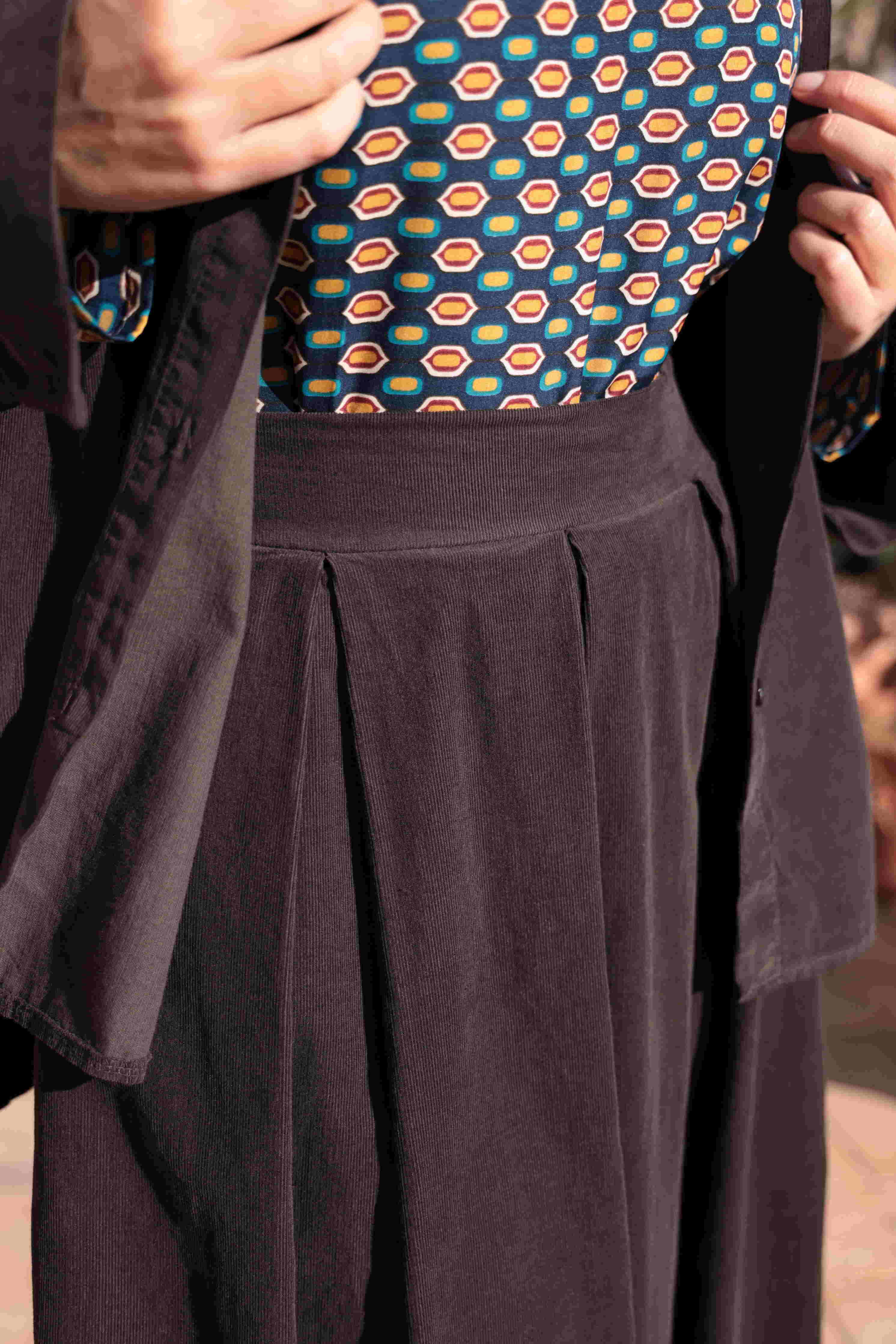 Falda Essenza Midi Marrón (Pana)