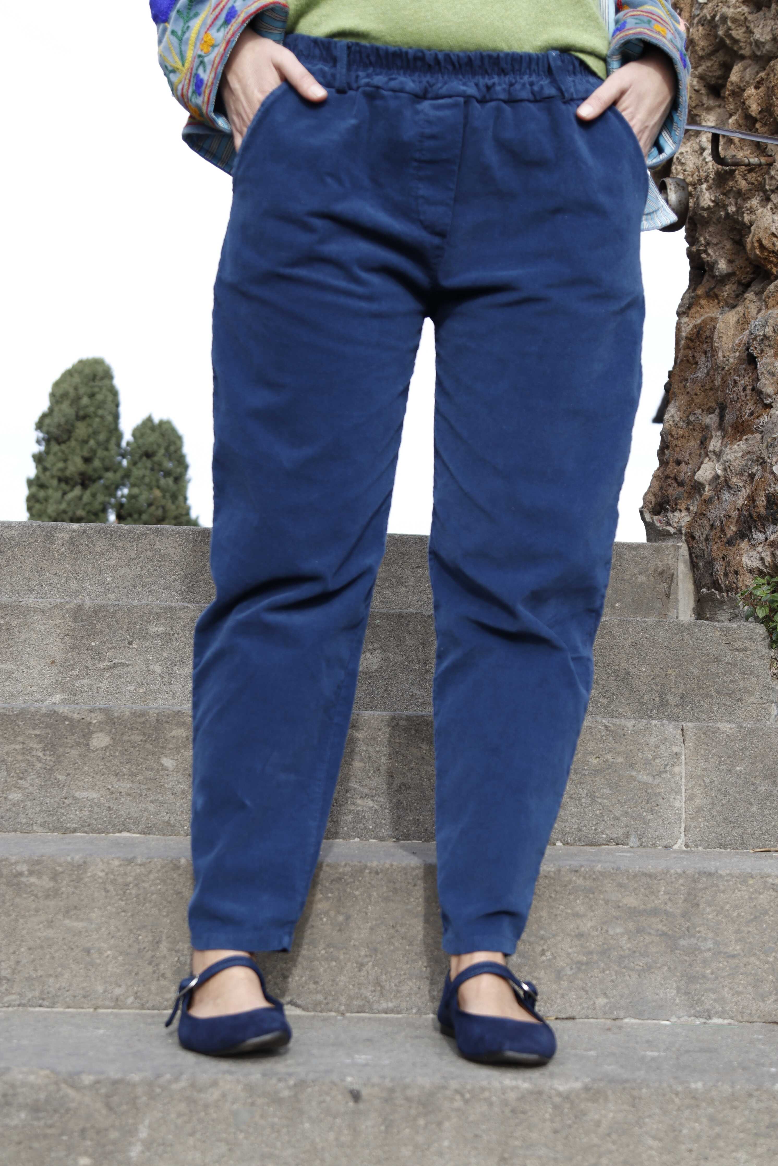Pantalone in velluto a costine fine in cotone elasticizzato ottanio