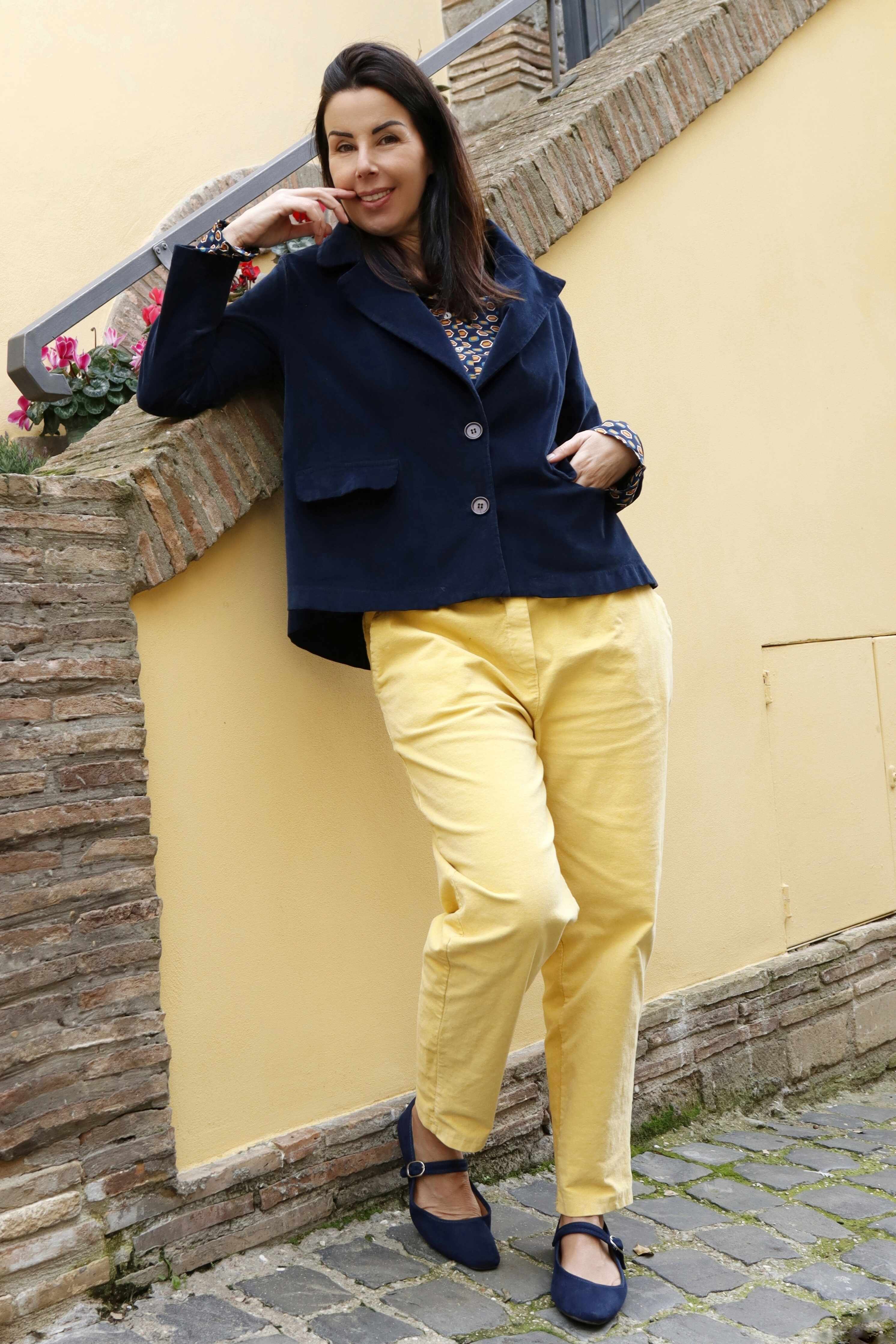 Pantalone in velluto a costine fine in cotone elasticizzato colore giallo