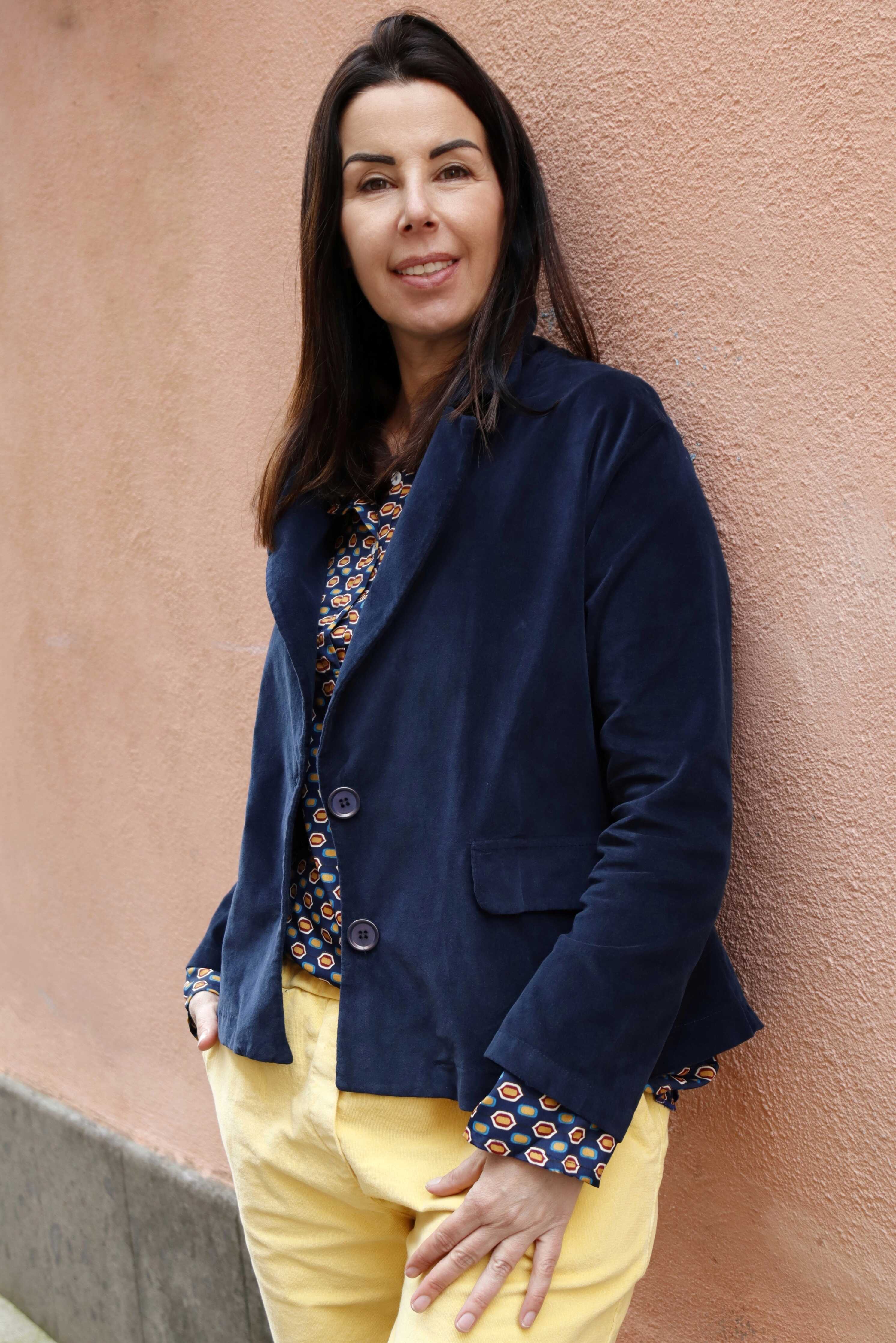 Giacca in velluto liscio elasticizzato di cotone colore blu