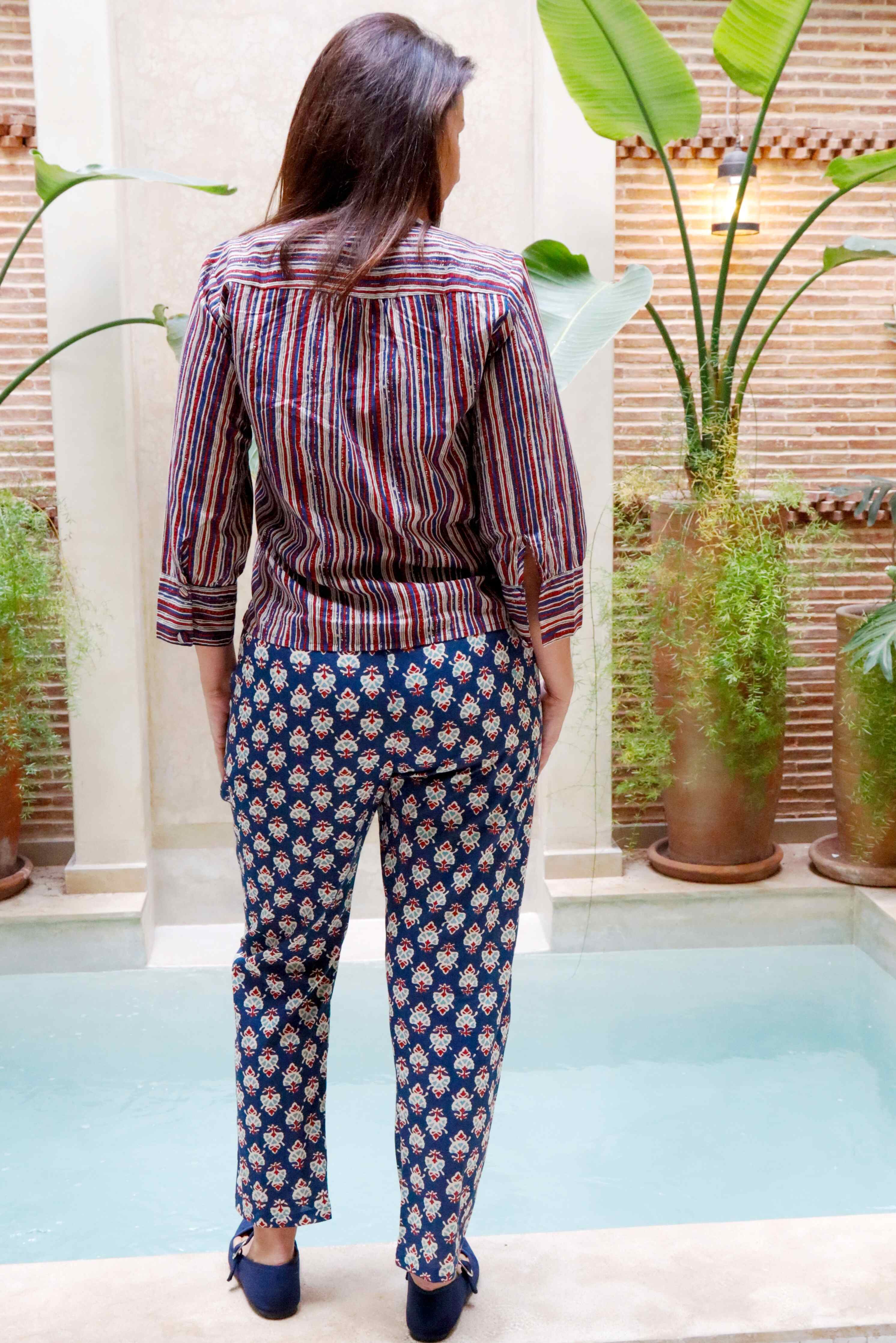 Pantalone fantasia geometria blu rosso cotone a sigaretta vita elasticizzata