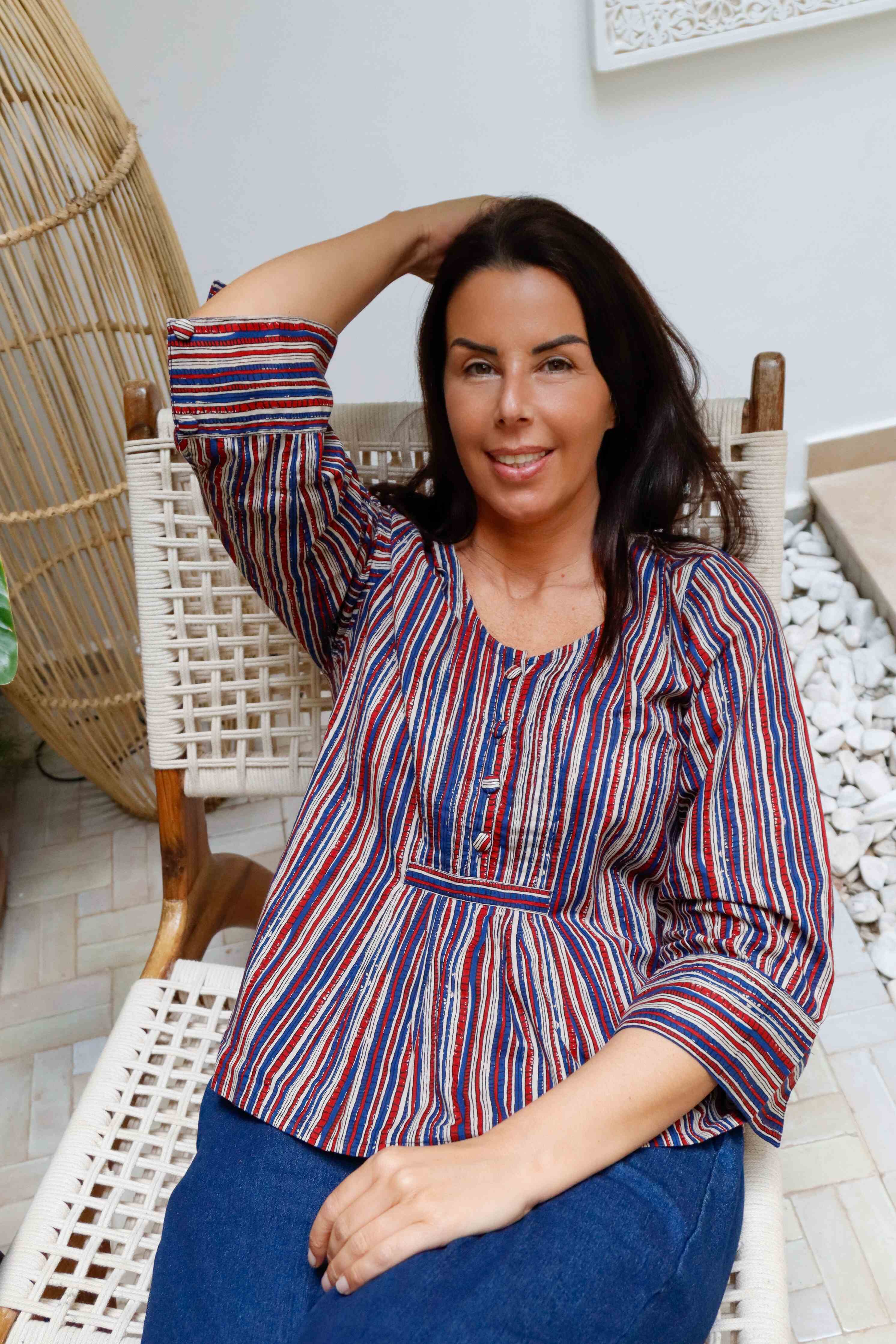 Blusa in cotone a righe blu rosse