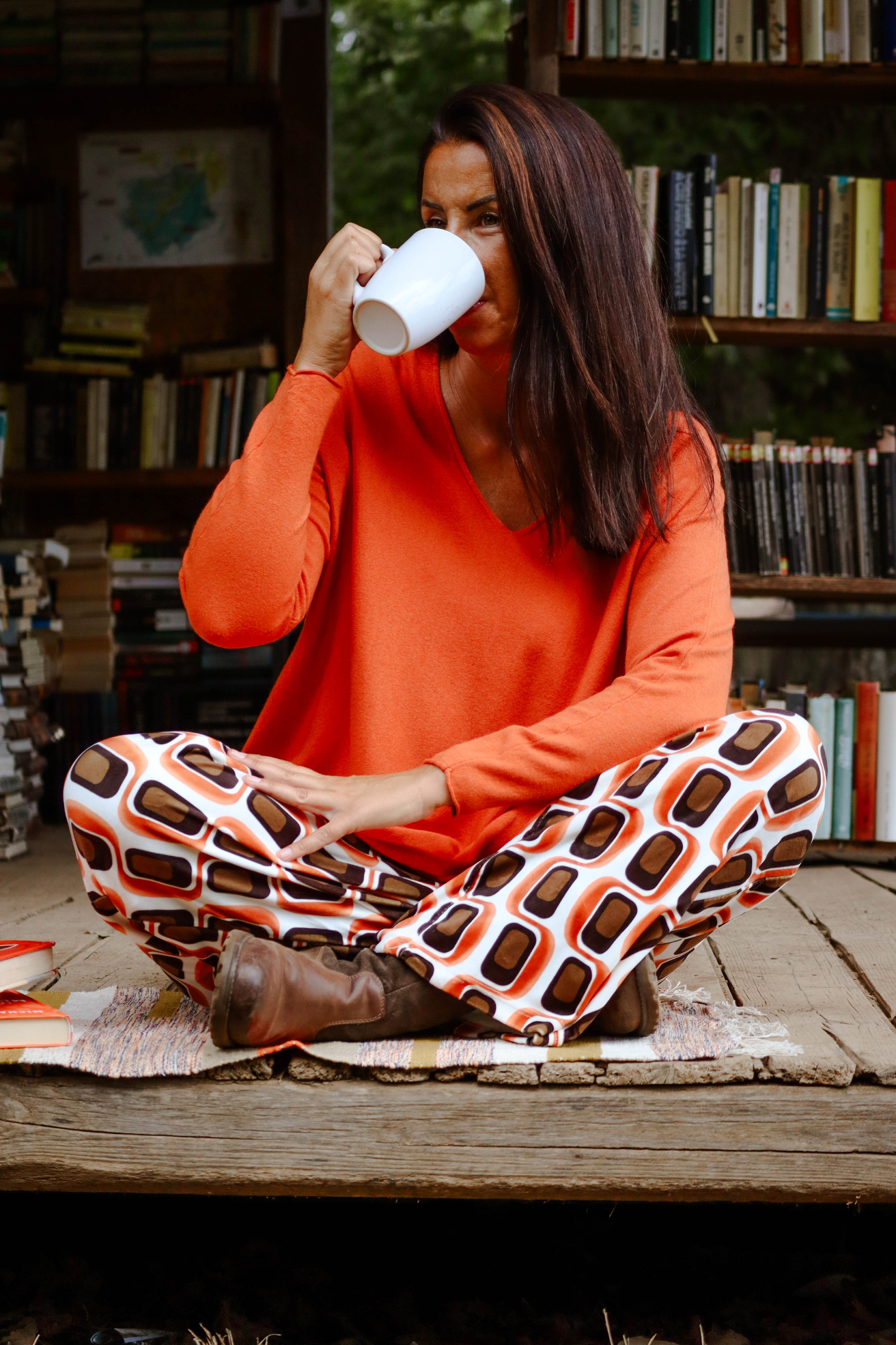 Maglione collo a v Zucca viscosa e modal over size