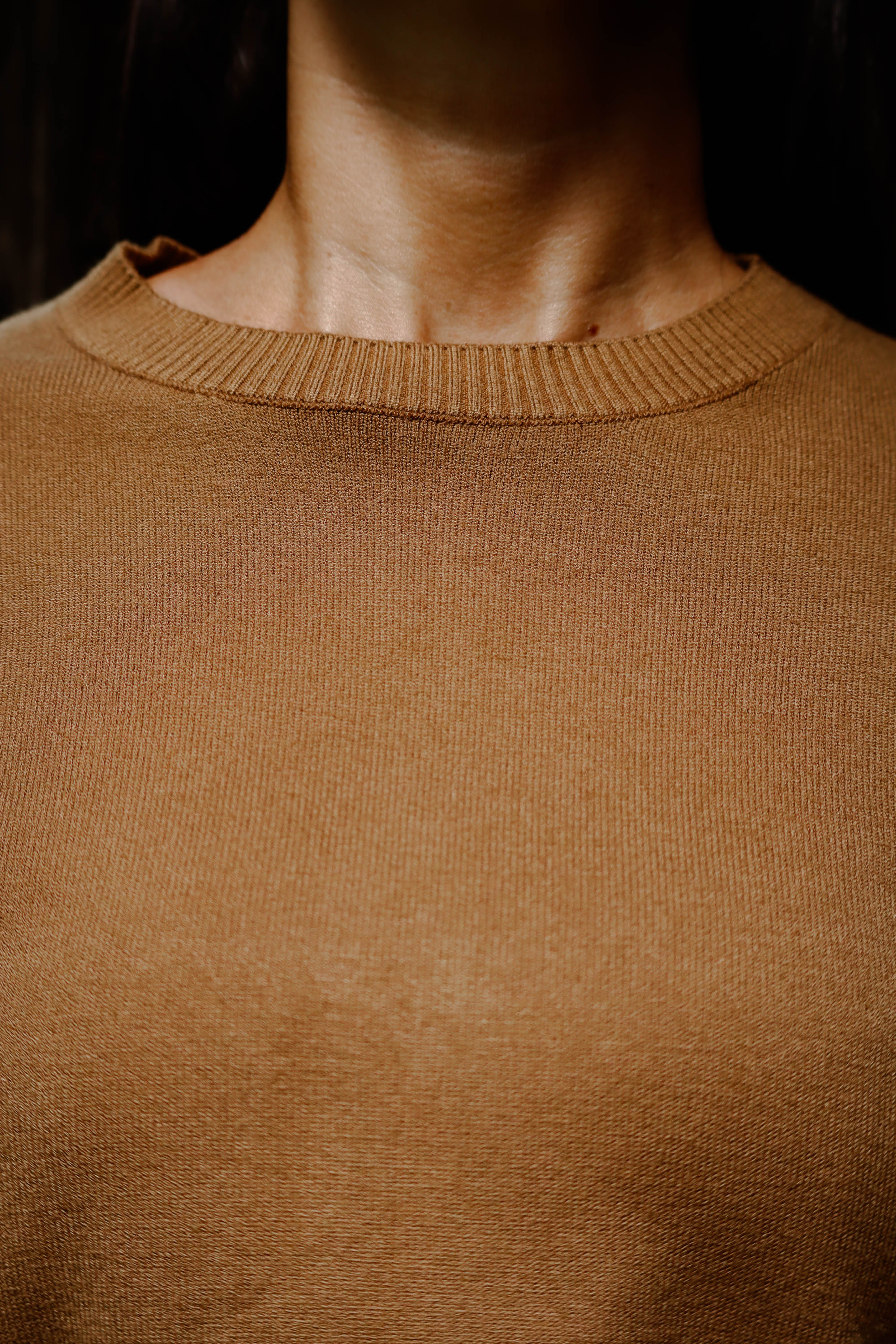 Maglione girocollo viscosa colore carammello