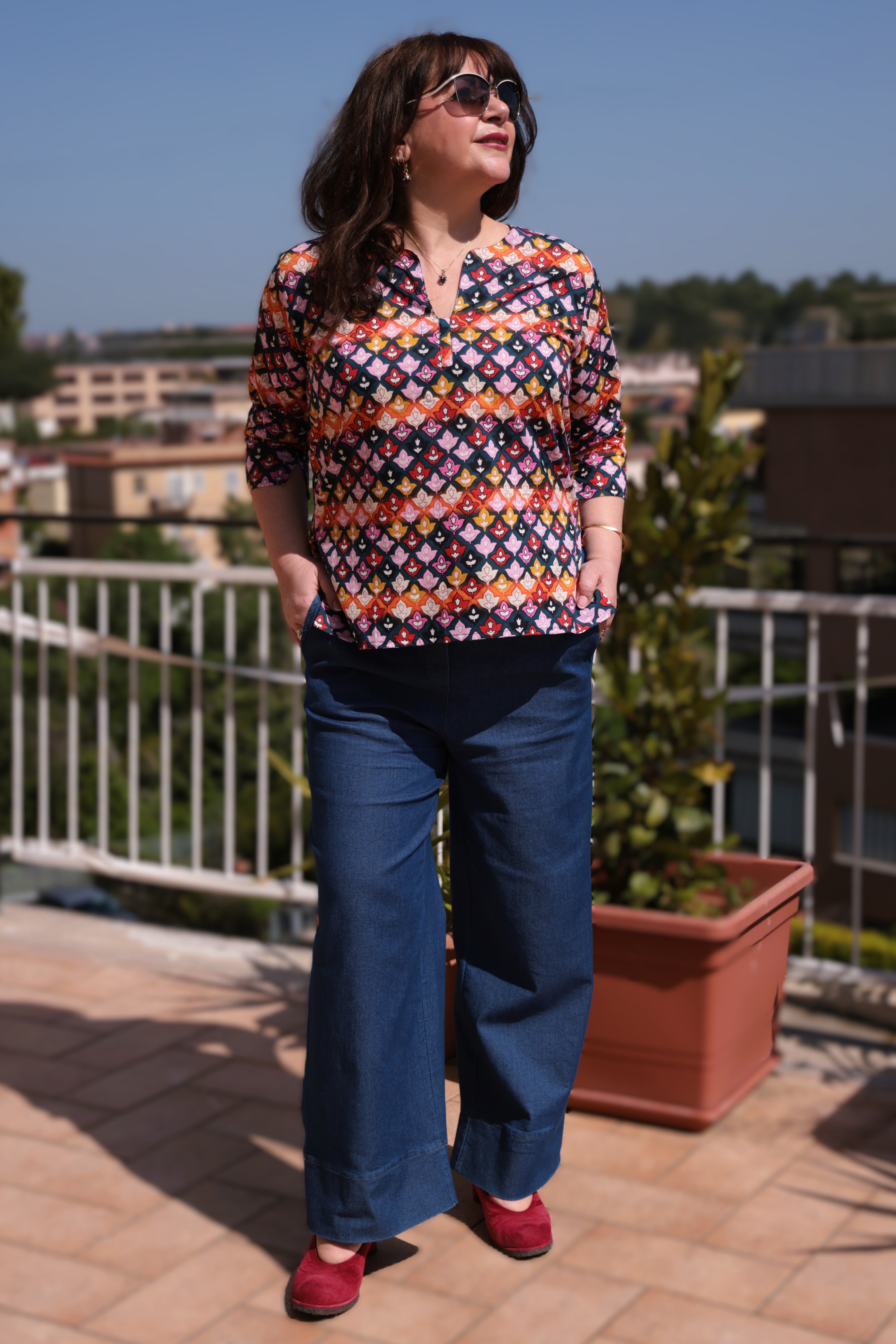 Blusa scollo a V  e maniche a 3/4 fantasia giglio multicolor