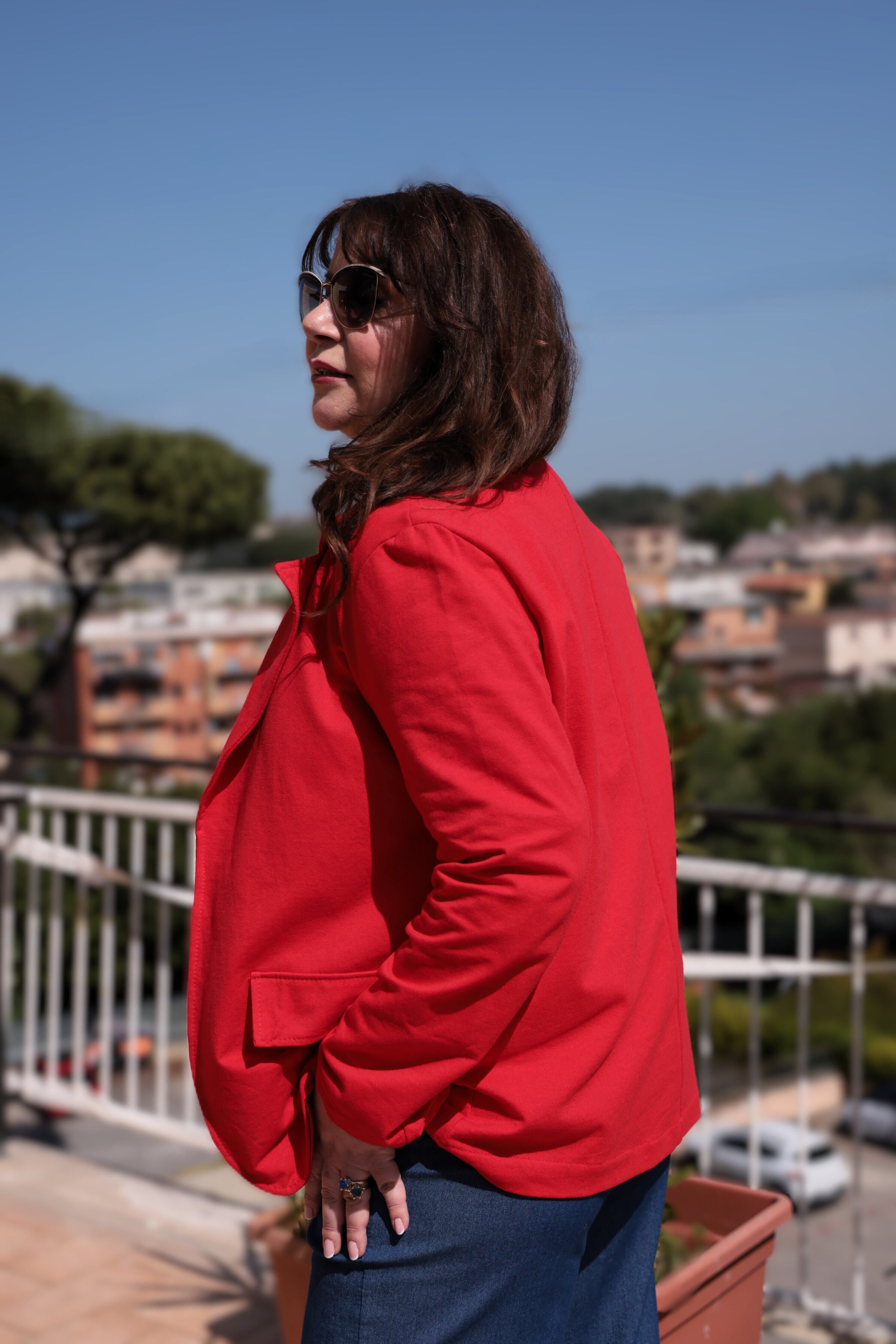 Giacca in cotone garzato colore rosso vestibilità over.