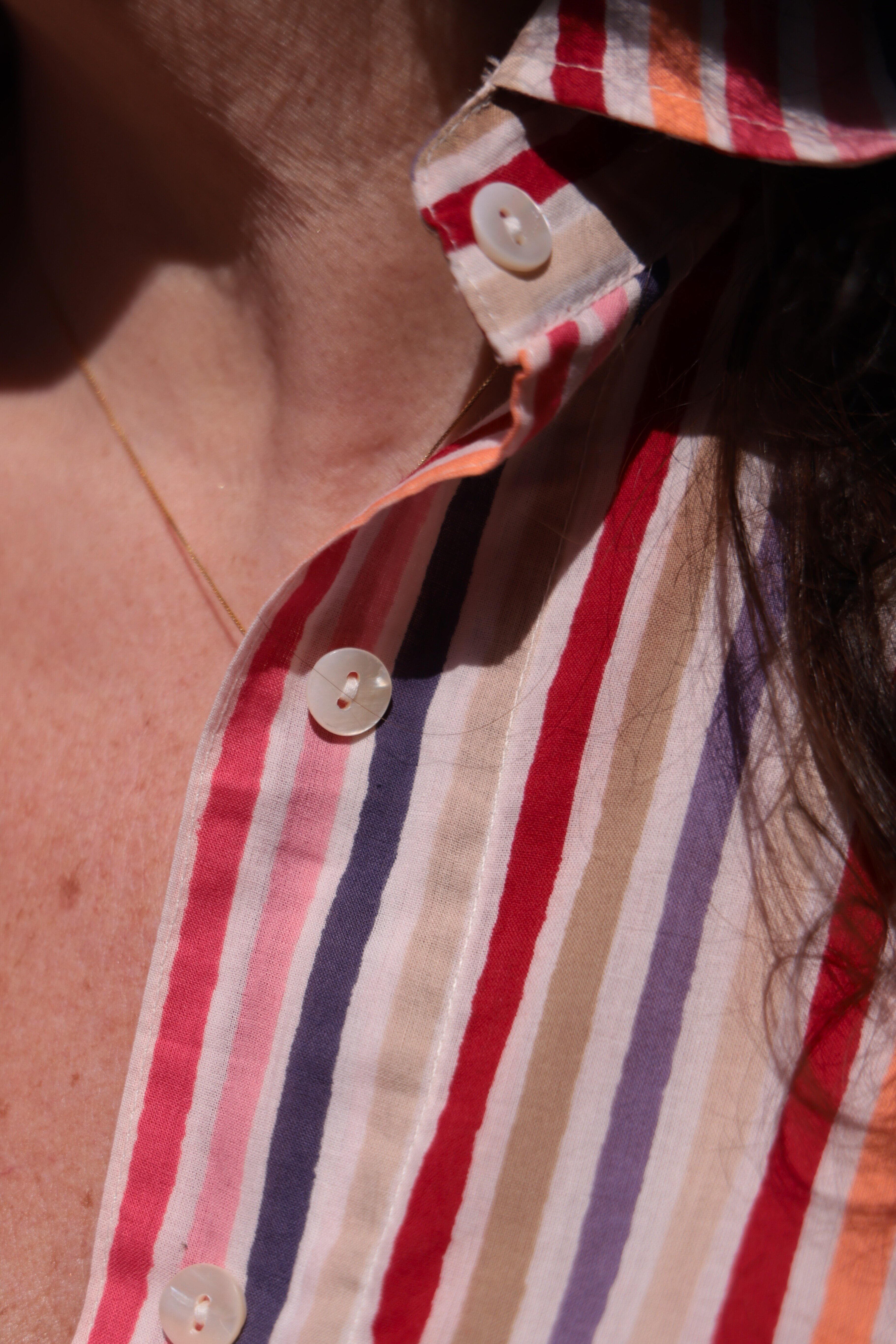 Camicia in cotone a righe multicolor vestibilità over