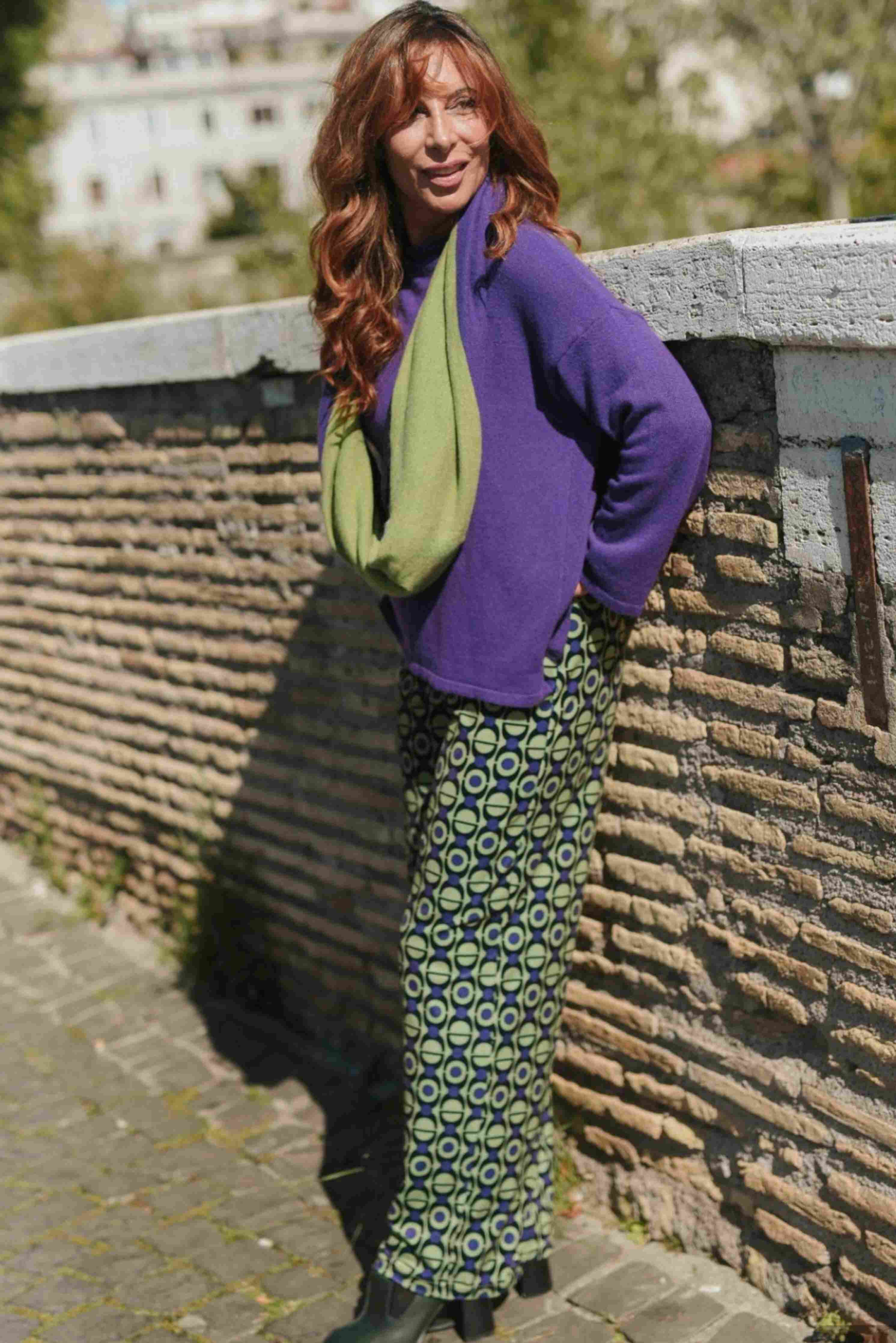 Maglione double face taglio a scatola con bottoni lana e cashmere viola