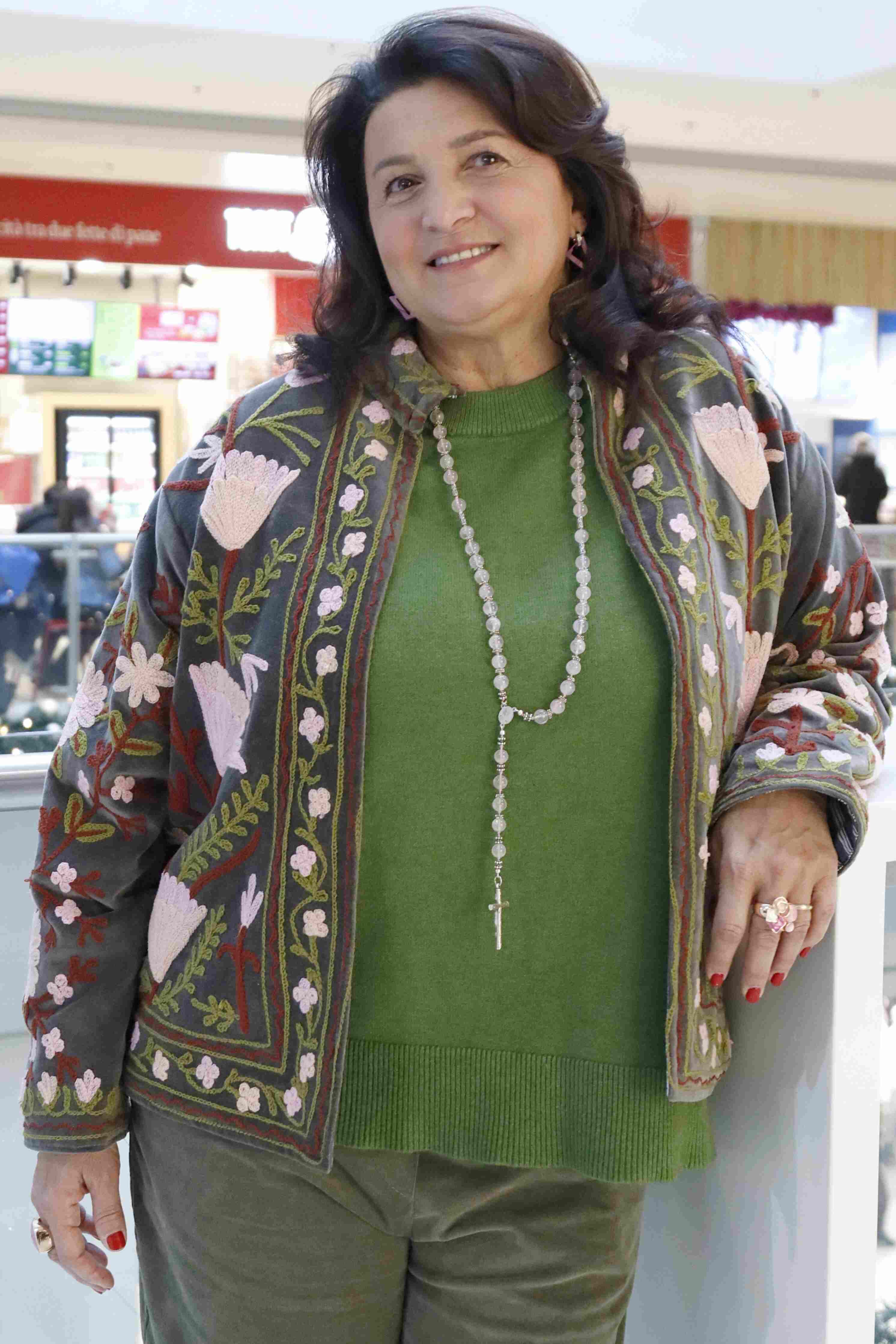 Pantalone in velluto a costine fine in cotone elasticizzato colore verde militare