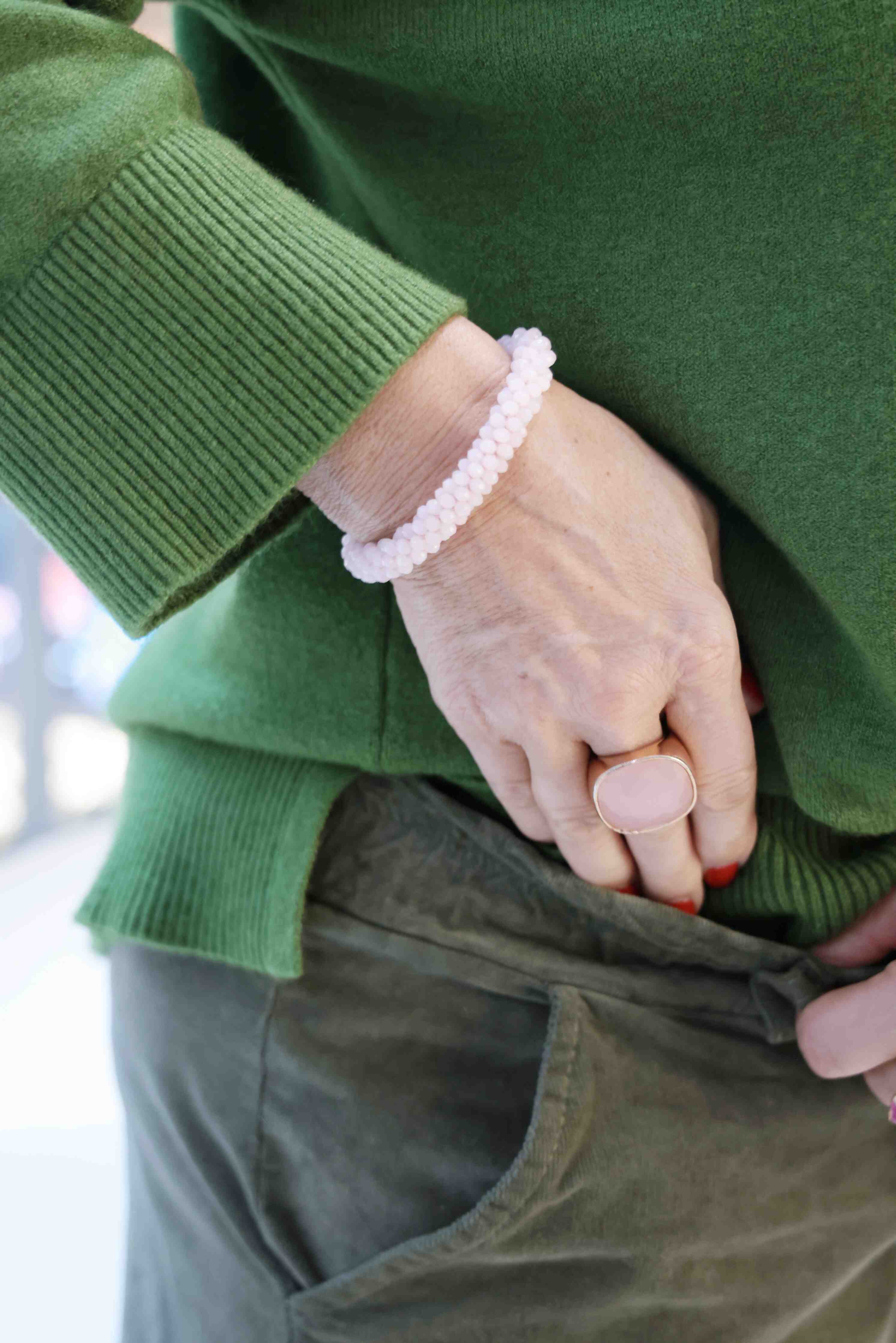 Pantalone in velluto a costine fine in cotone elasticizzato colore verde militare