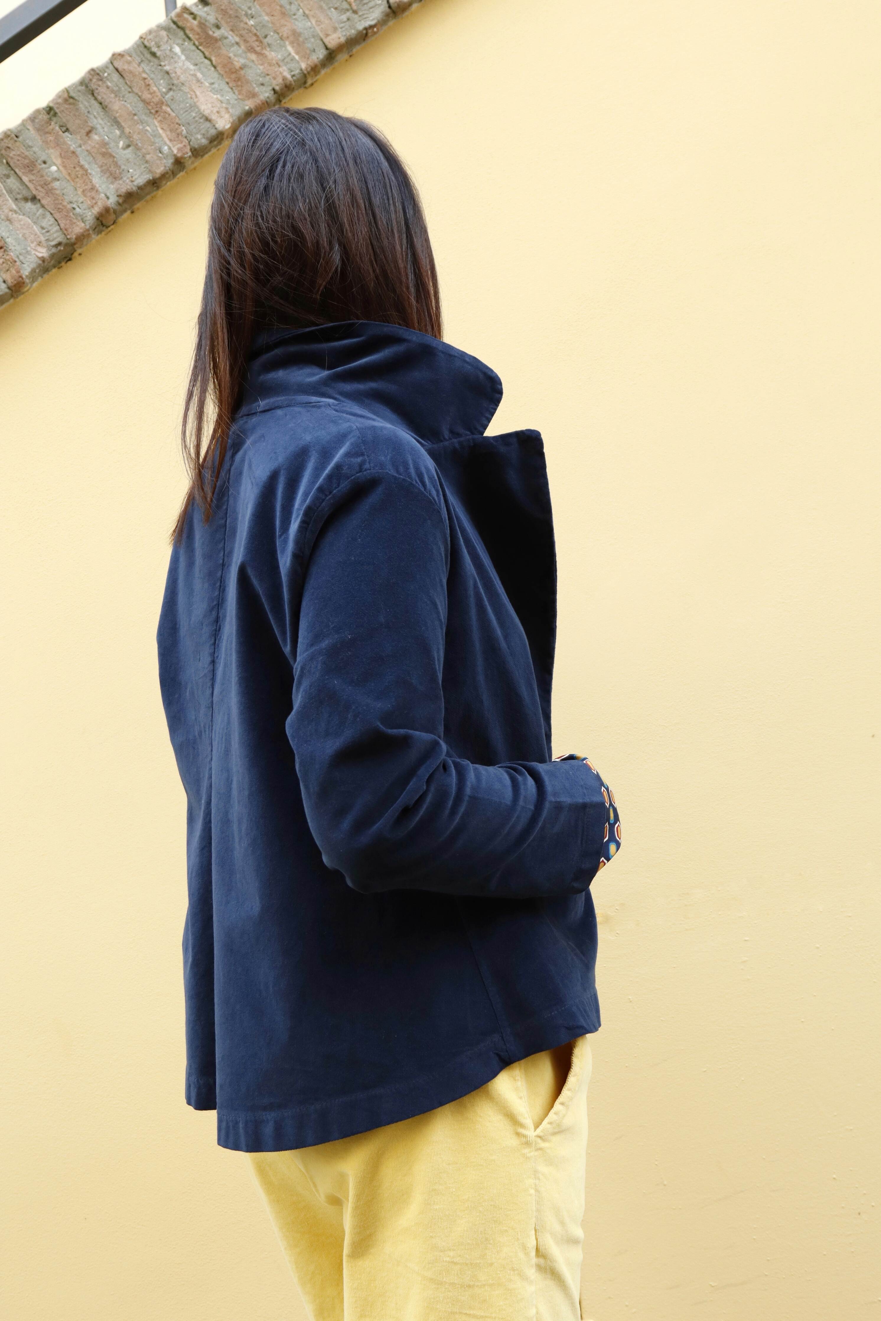 Giacca in velluto liscio elasticizzato di cotone colore blu