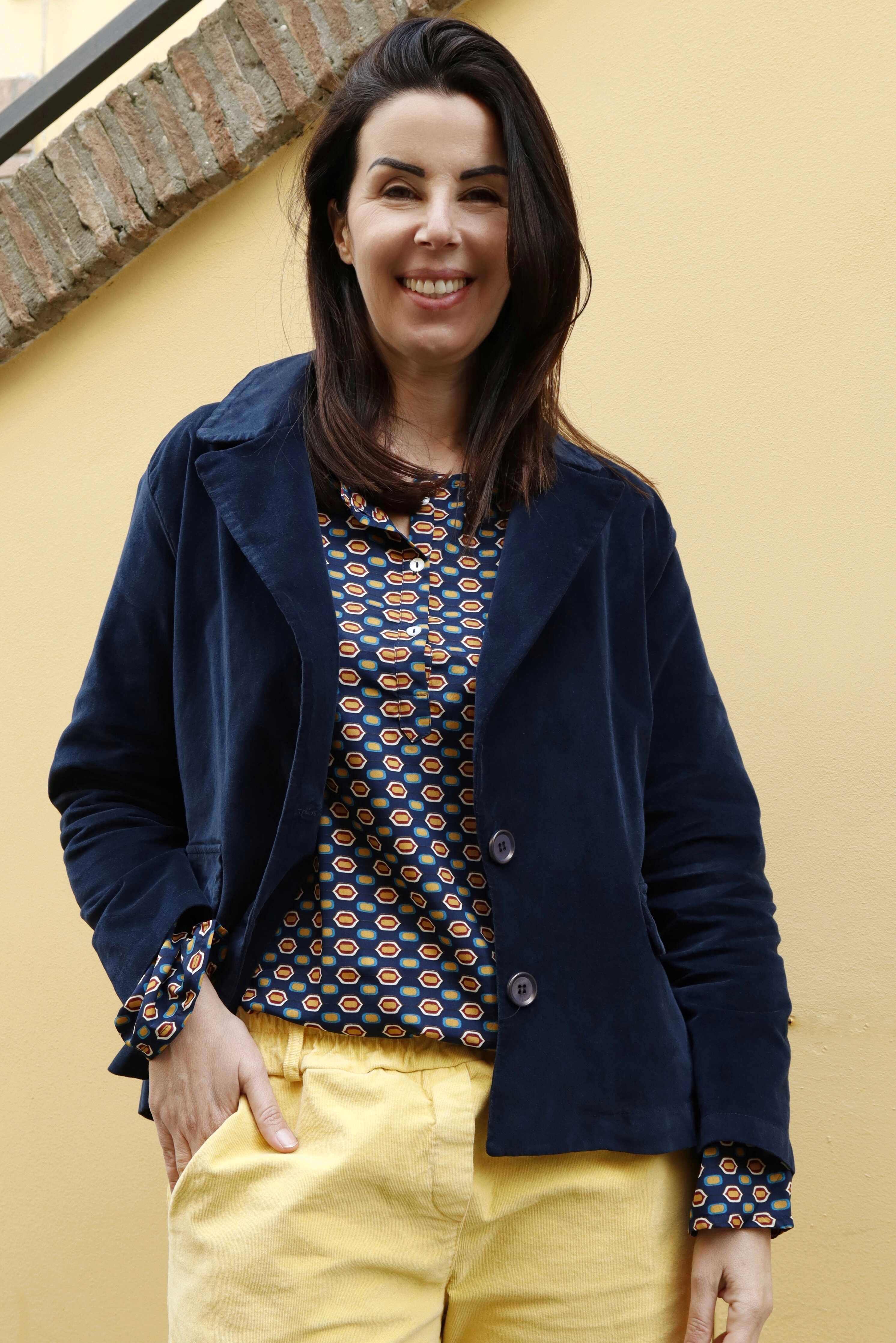 Giacca in velluto liscio elasticizzato di cotone colore blu