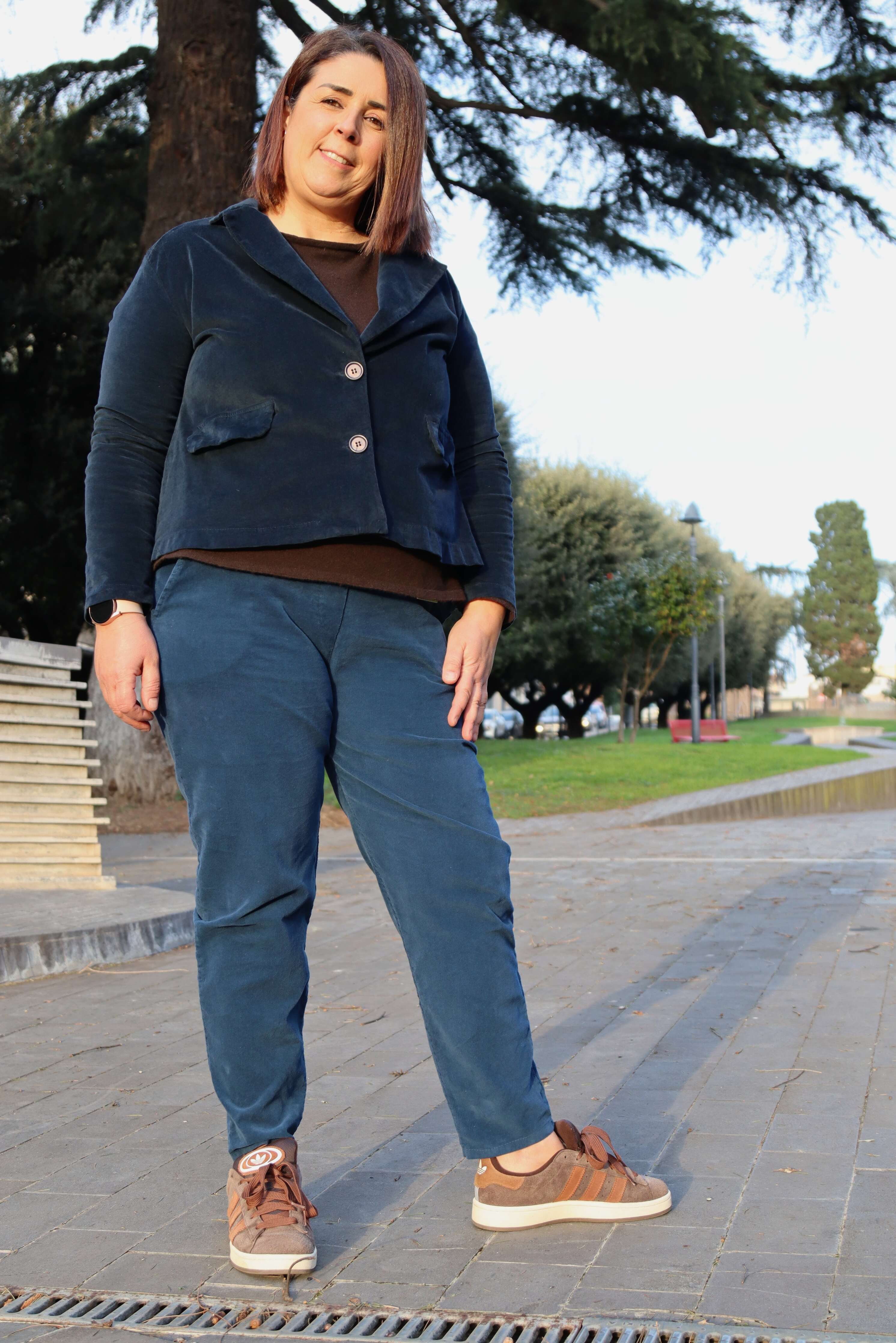 Pantalone in velluto a costine fine in cotone elasticizzato ottanio