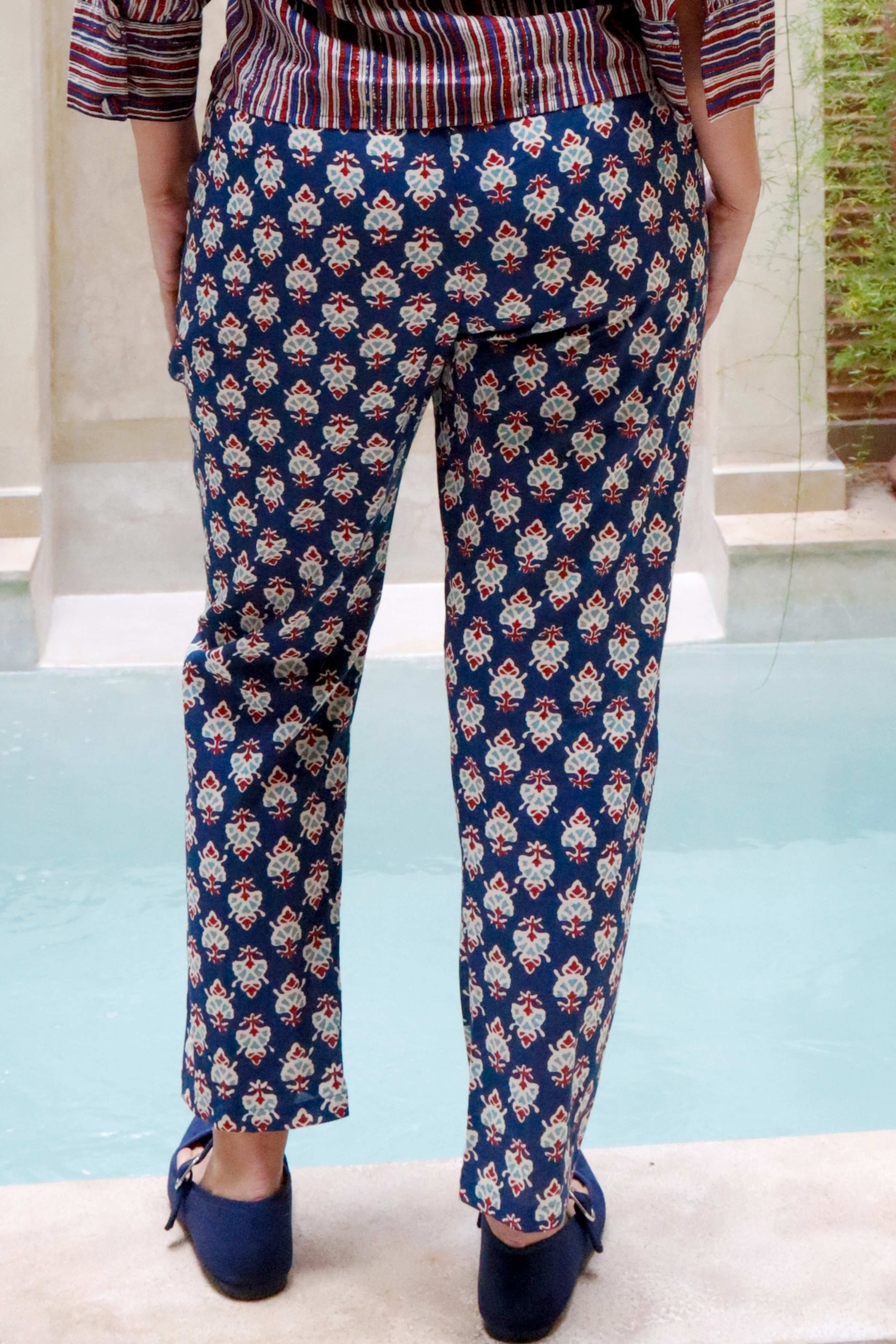 Pantalone fantasia geometria blu rosso cotone a sigaretta vita elasticizzata
