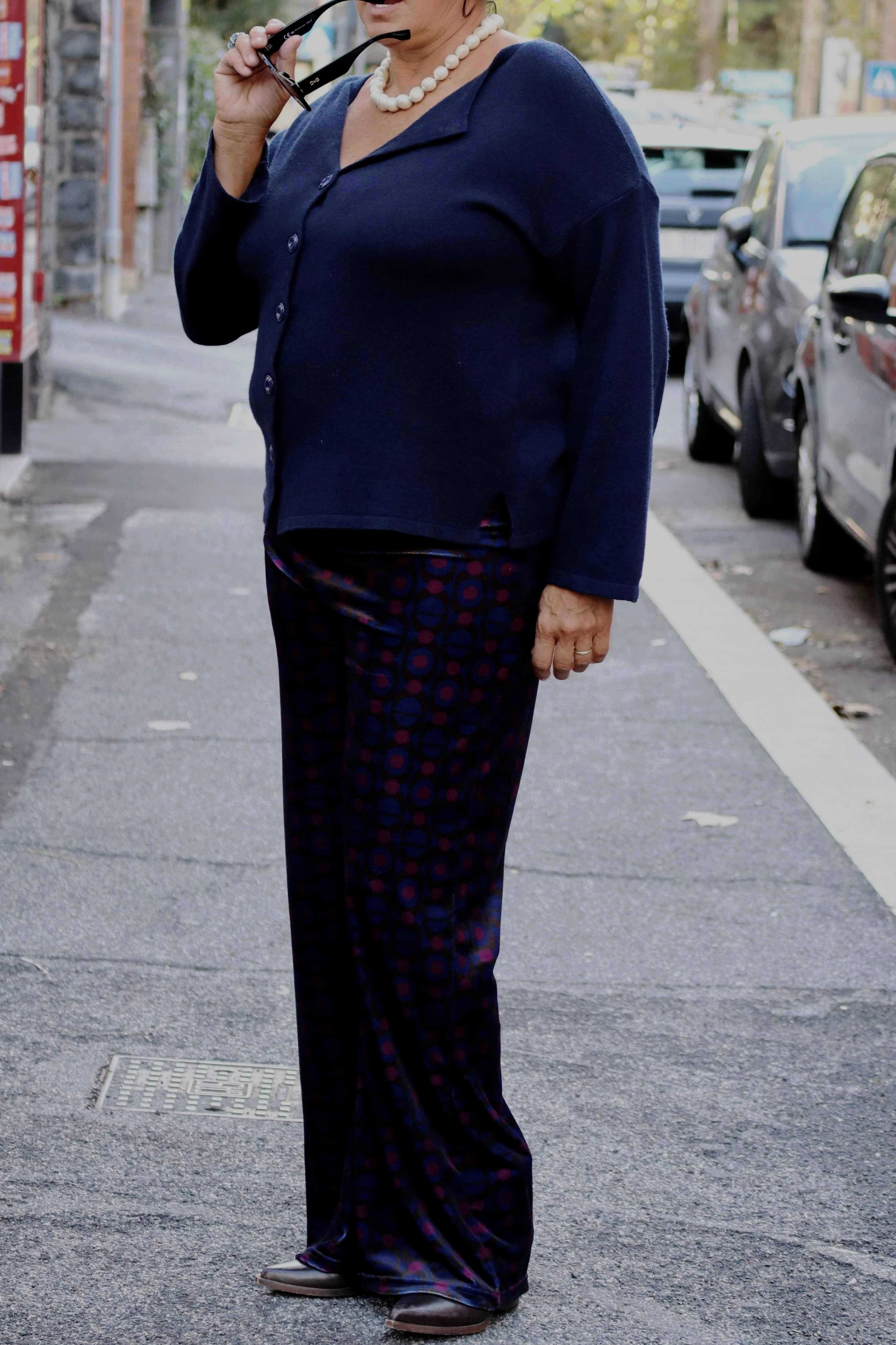 Pantalones de terciopelo geométrico con lunares marrones y berenjena (punto de terciopelo) 