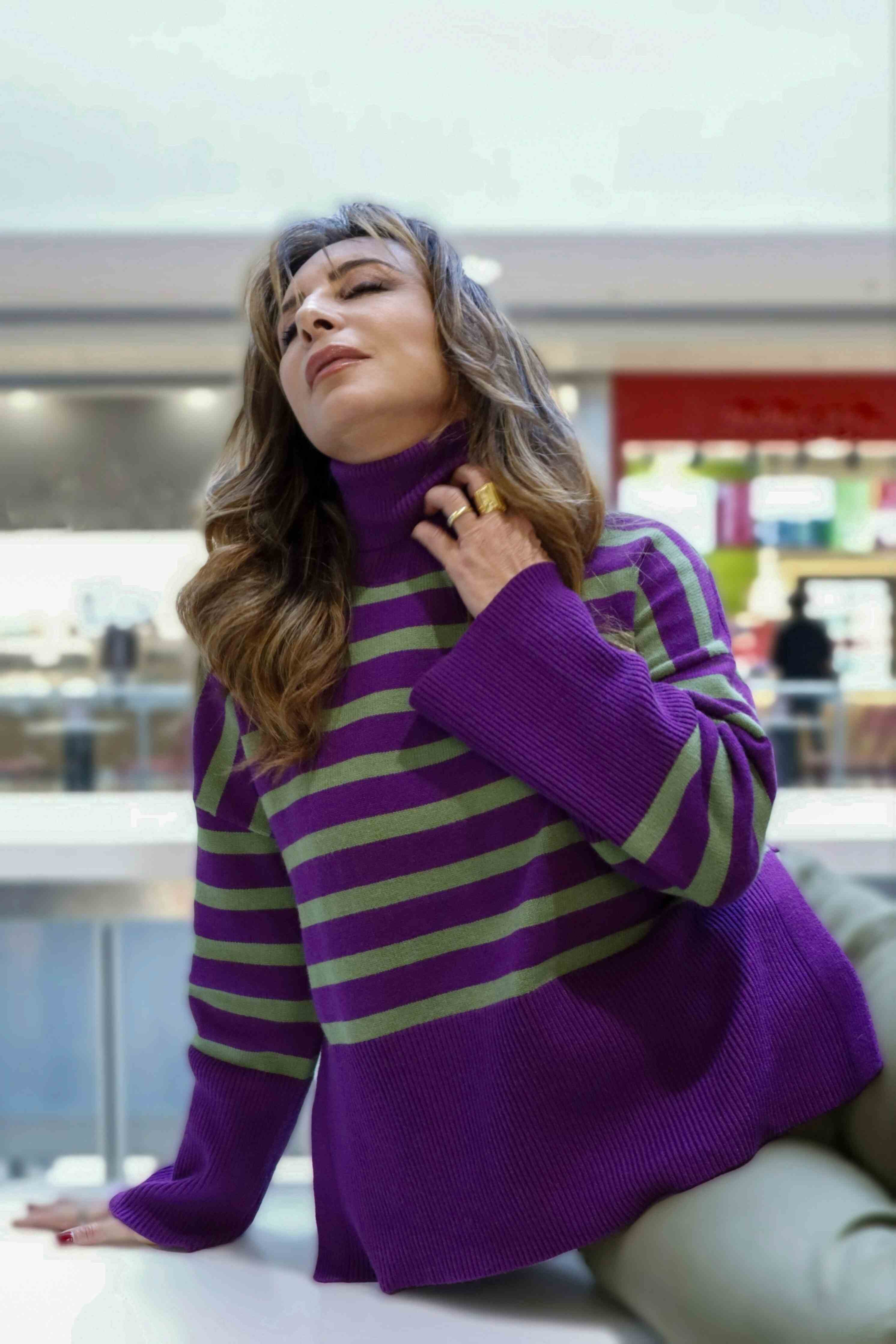 Maglione collo alto a righe viscosa colore Viola e Verde